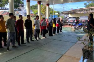 Wujudkan Lingkungan Bersih dan Rapi, Pengadilan Agama Sidikalang Laksanakan Kegiatan Jumat Bersih