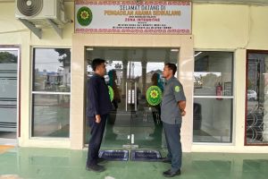 Amanat Kasub bagian Umum dan Keuangan Pengadilan Agama Sidikalang pada Morning Briefing Petugas Keamanan 