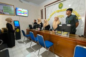 Menjaga Nilai Kemerdekaan Morning Briefing PTSP oleh Ketua Pengadilan Agama Sidikalang