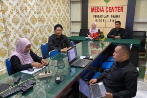 Pengadilan Agama Sidikalang mengikuti Zoom mengenai Sosialisasi Penyelesaian Administrasi Kenaikan Pangkat Aparatur Sipil Negara Dan Layanan Tenaga Teknis Peradilan Agama