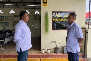 Morning Briefing Petugas Keamanan oleh Sekretaris Pengadilan Agama Sidikalang
