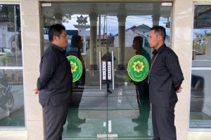 Morning Briefing oleh Kasubbag Perencanaan, TI dan Pelaporan (PTIP) kepada Petugas Keamanan Pengadilan Agama Sidikalang